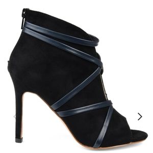 Brand New Journee Samara Heels 8.5